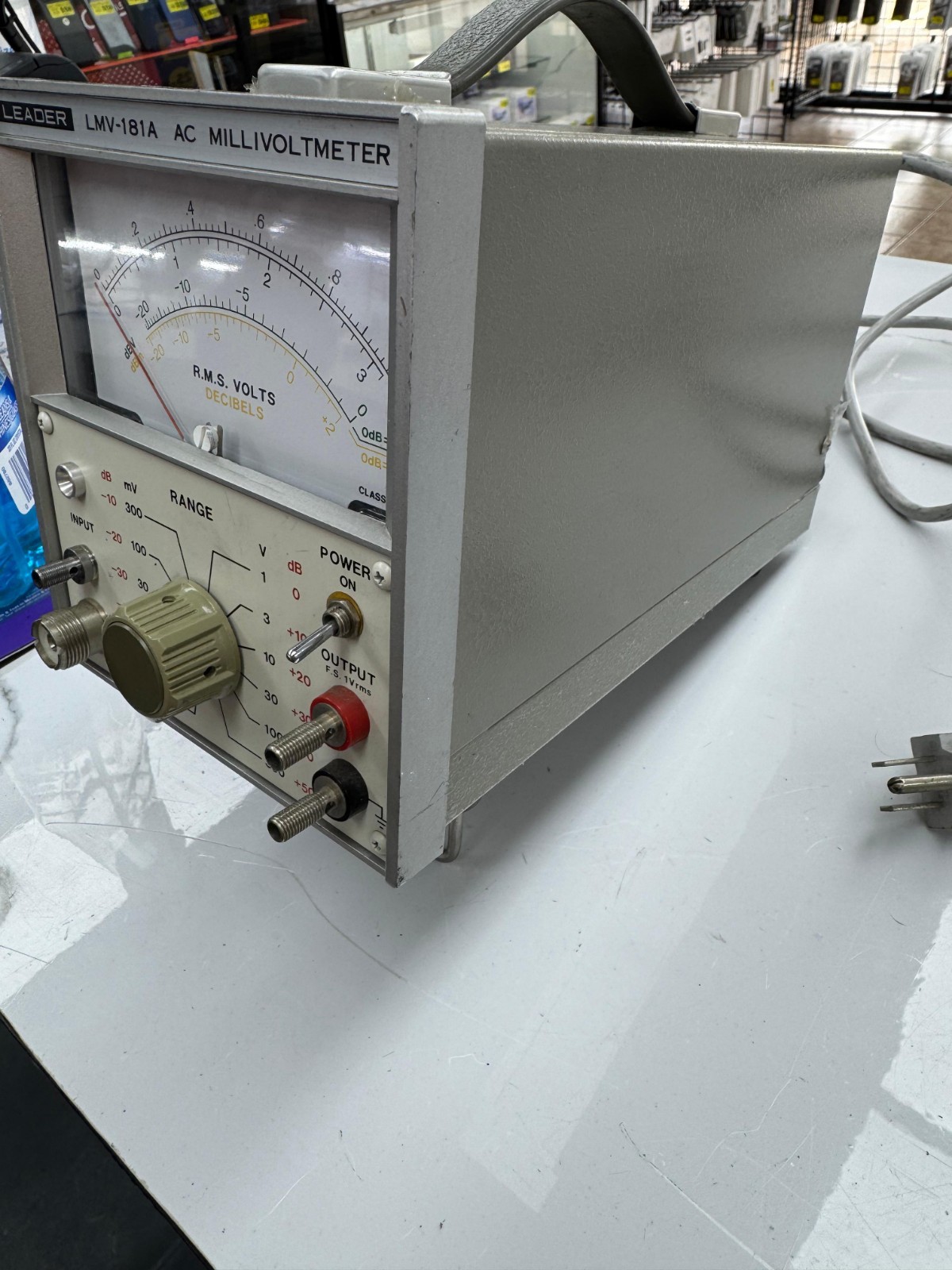 LEADER LMV-181A AC MILLIVOLTIMETER