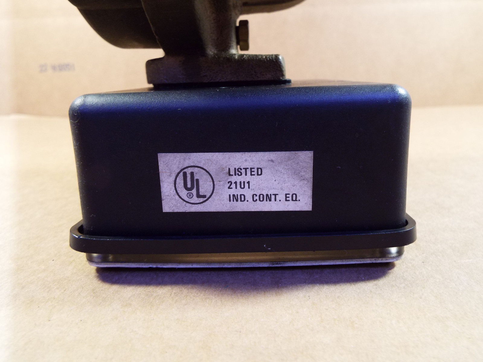 1 NEW UFM WW30GM-4-1NR-2D FLOW RATE INDICATOR NNB ***MAKE OFFER***