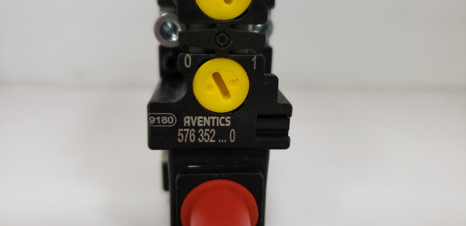 AVENTICS 576352 (576 352…0) SOLENOID VALVE, 67mA 24V, 5420930220, MH20366, NNB