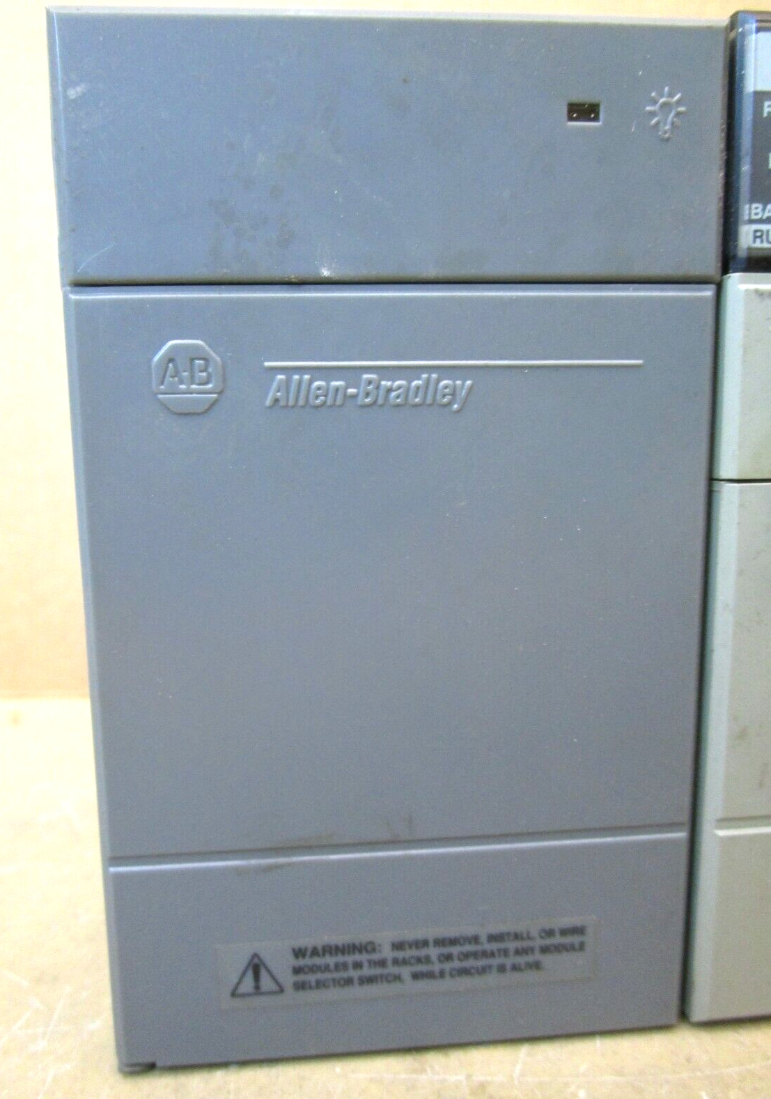 Allen-Bradley SLC500 5/04 1746-P2 1747-L541 1746-NI16V 47689HM