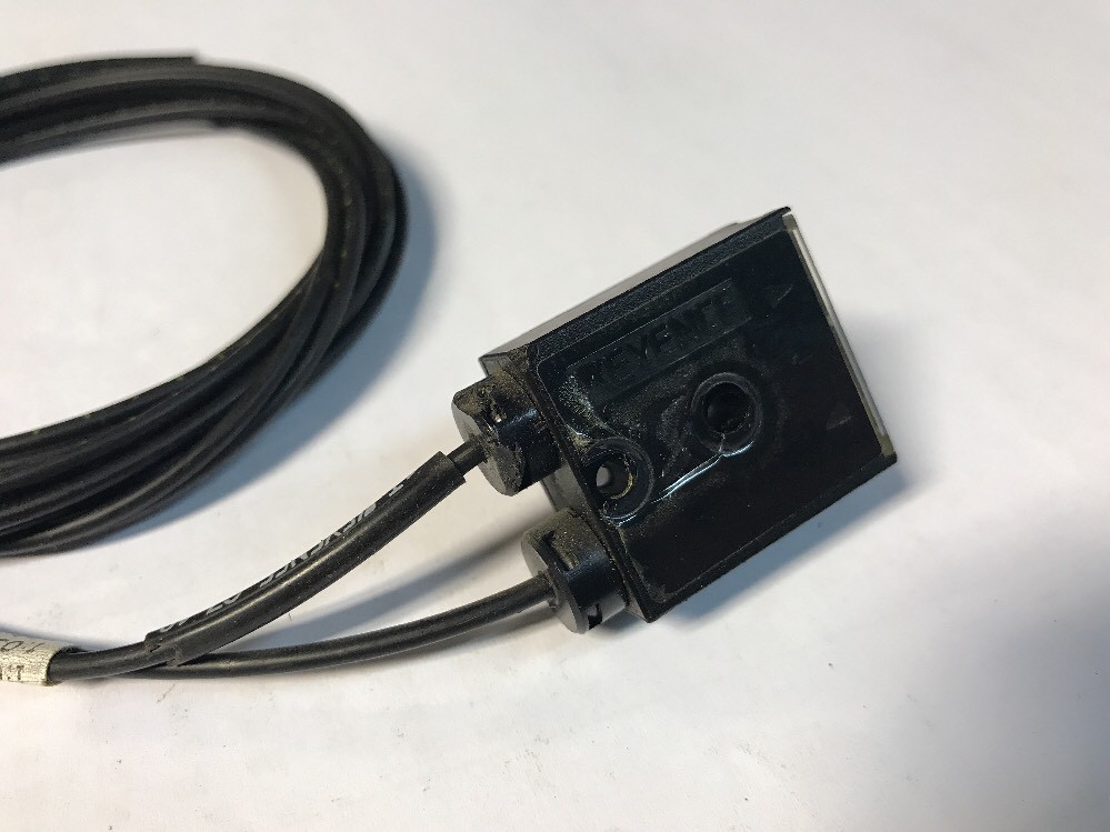 Keyence CZ-40 Fiber Optic Sensor Switch GOOD LONG CABLE WARRANTY FAST SHIPPING