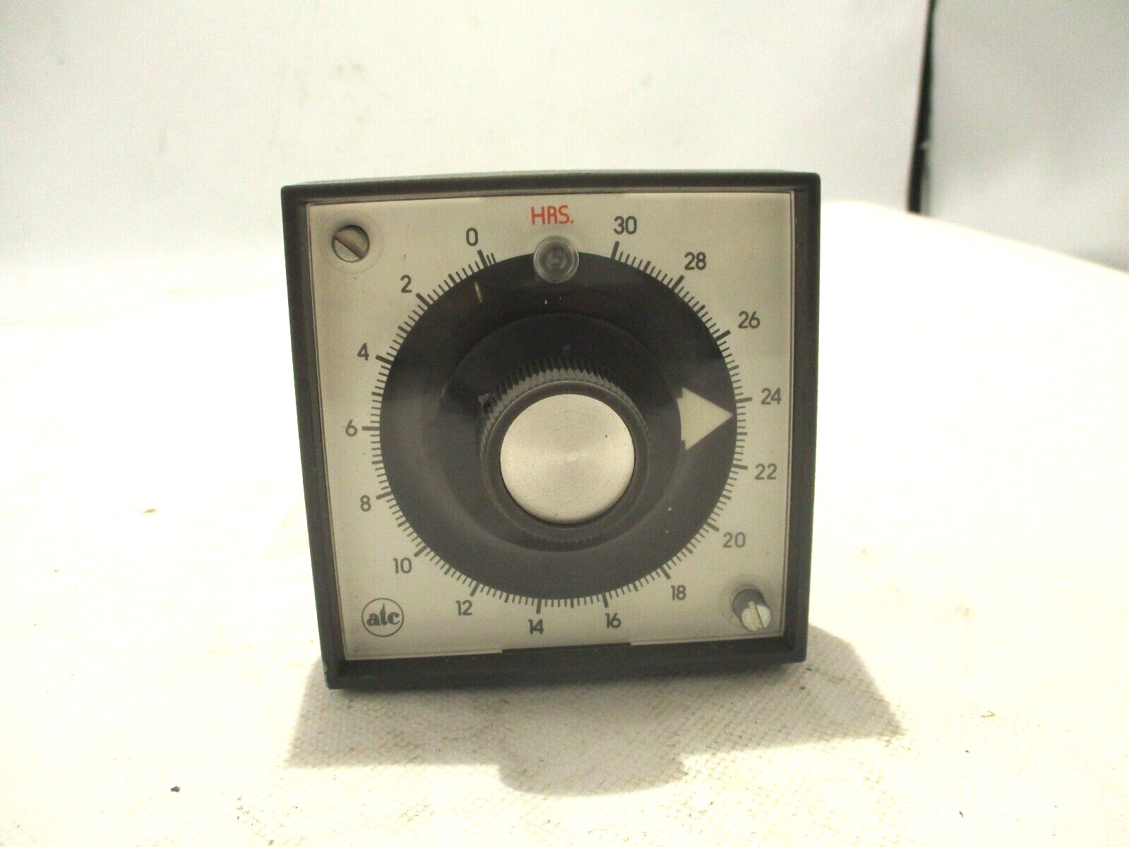 NEW ATC 305E022B10PX TIMER 0-30 HOURS 240V NO EXTRA PARTS