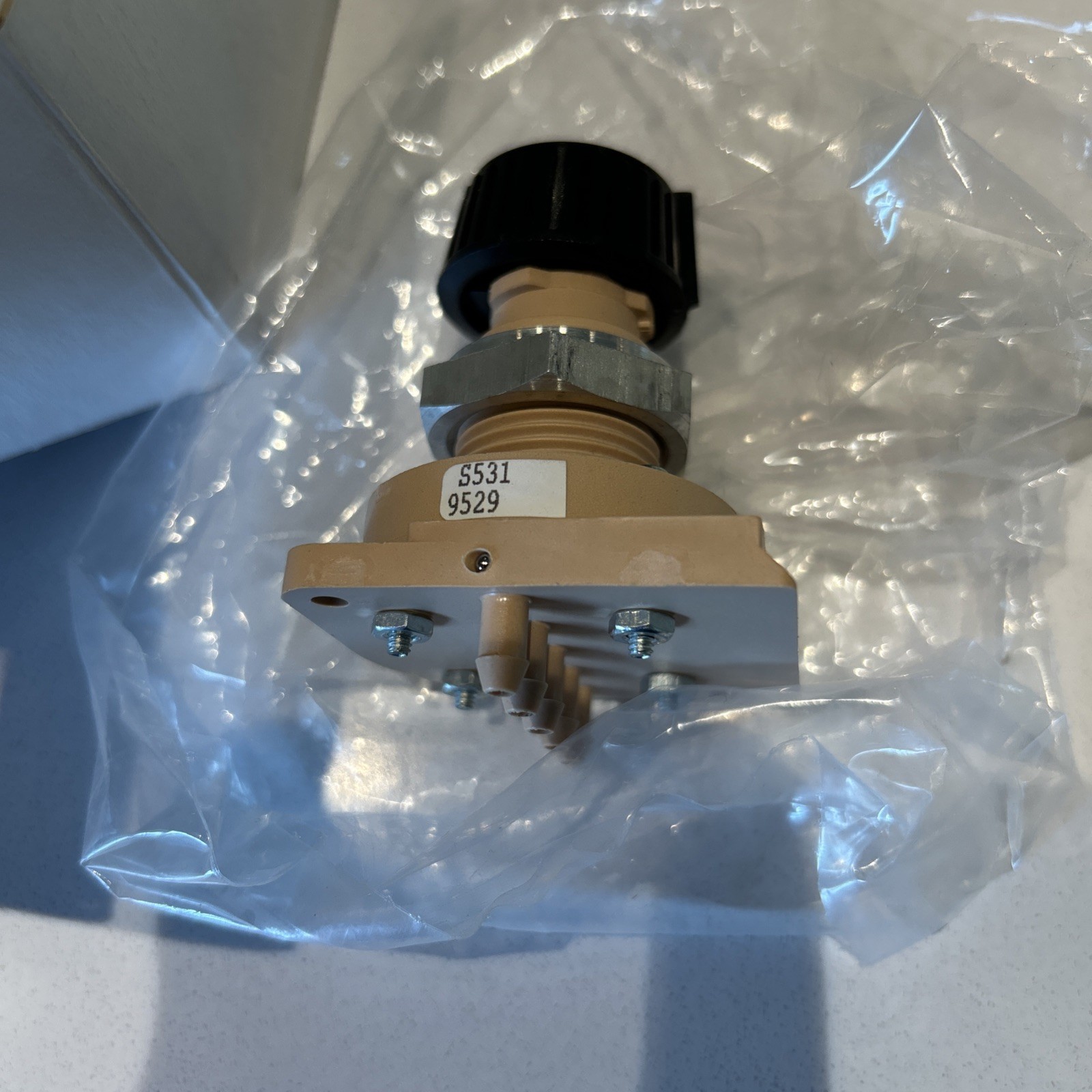 NOS Invensys Schneider T.A.C 3-Position Pneumatic Switch S531 9529 Four-Branch