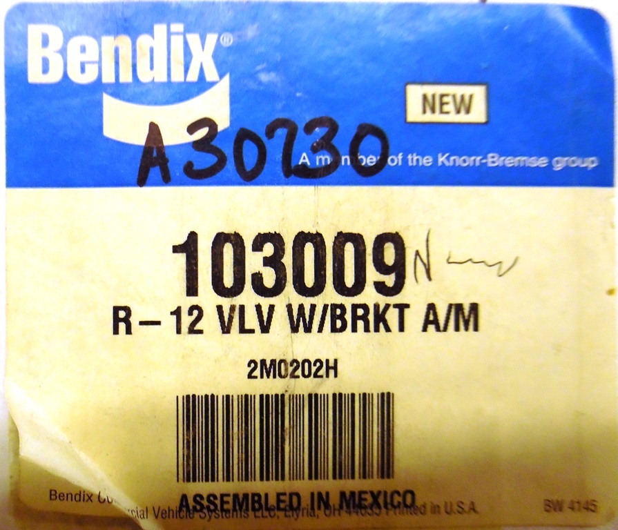 BENDIX, RELAY VALVE WITH BRACKET, 103009N, R-12, T-294888-D, NEW IN BOX