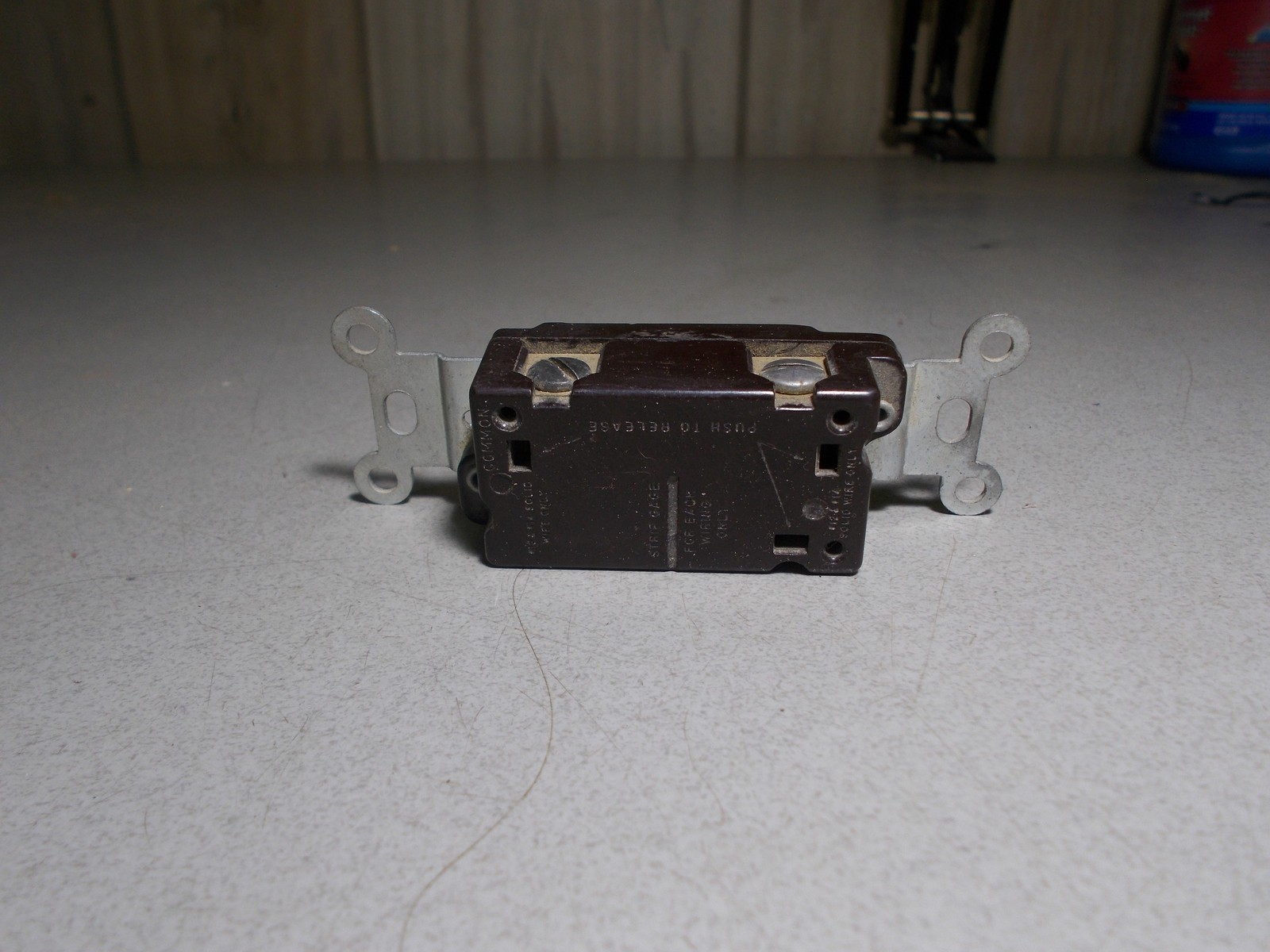 Leviton 15A-120VAC Black Toggle On/Off Light Switch *FREE SHIPPING*