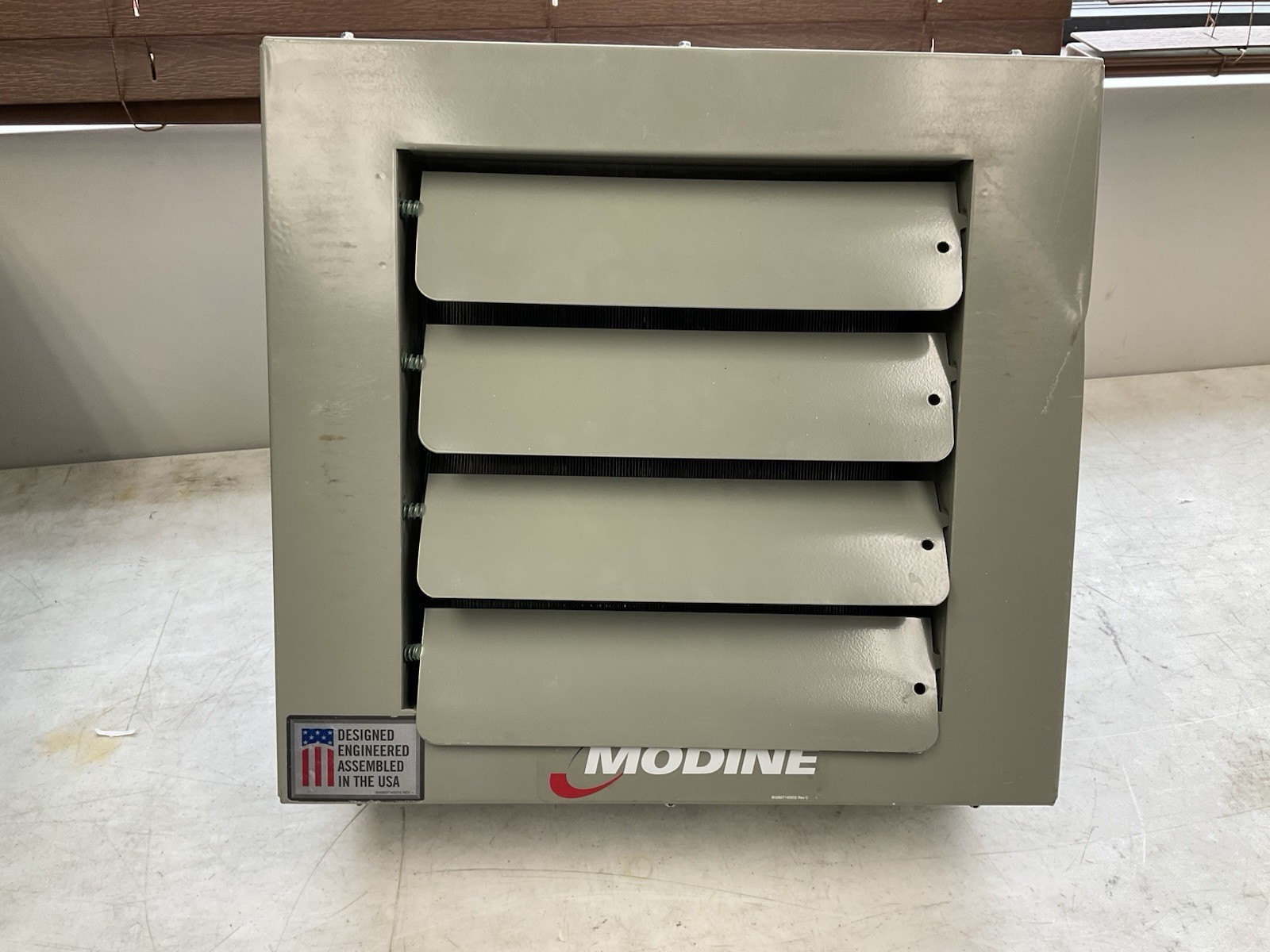 Modine HSB47SB01SA Hot Water (Hydronic) Unit Heater MINOR DENTS PLEASE SEE