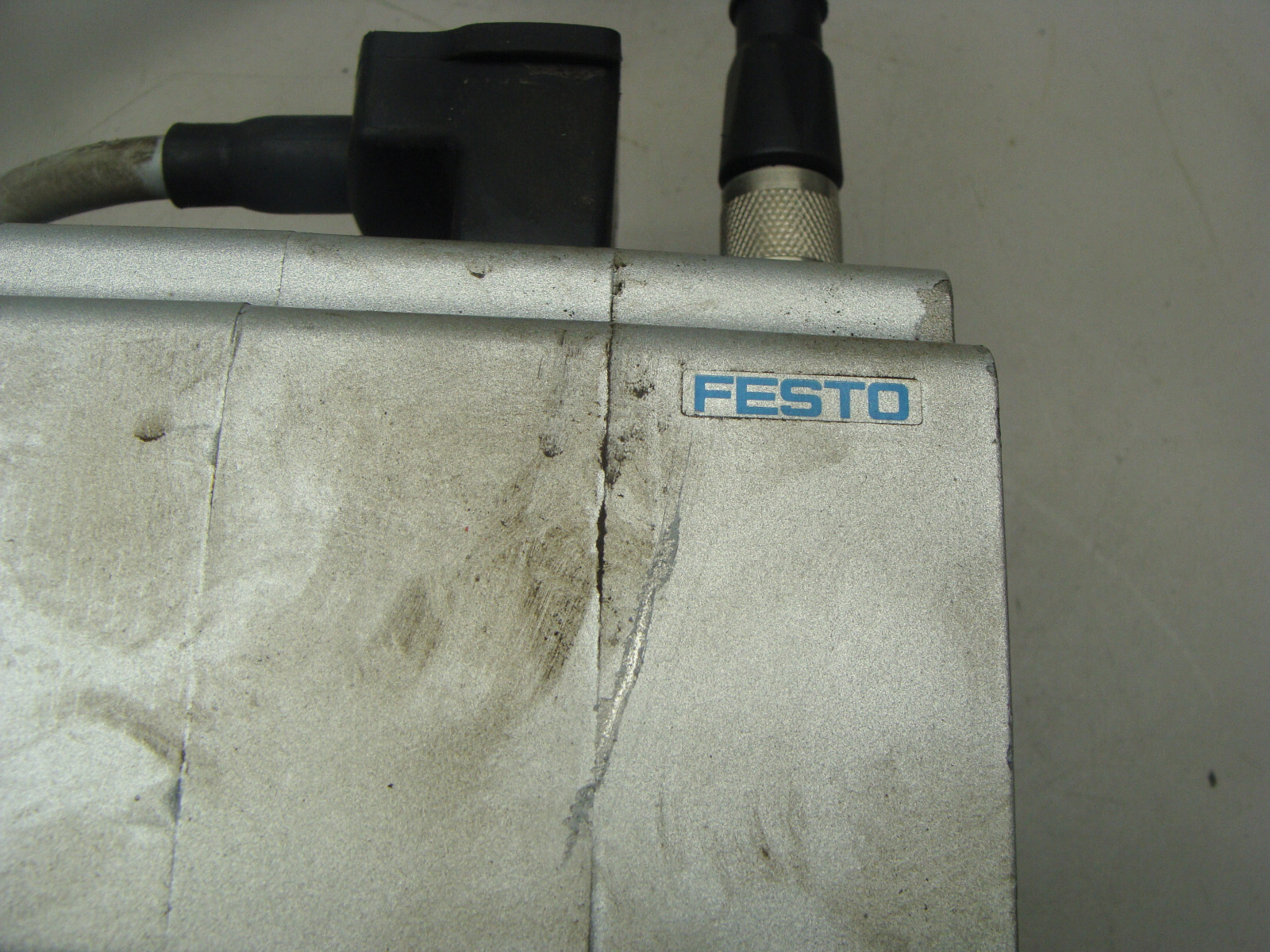 FESTO STEPPER MOTOR EMMS-ST-87-S-SE-G2 W/NEUGART GEARHEAD PLE080-008-SFSB3AE-E11