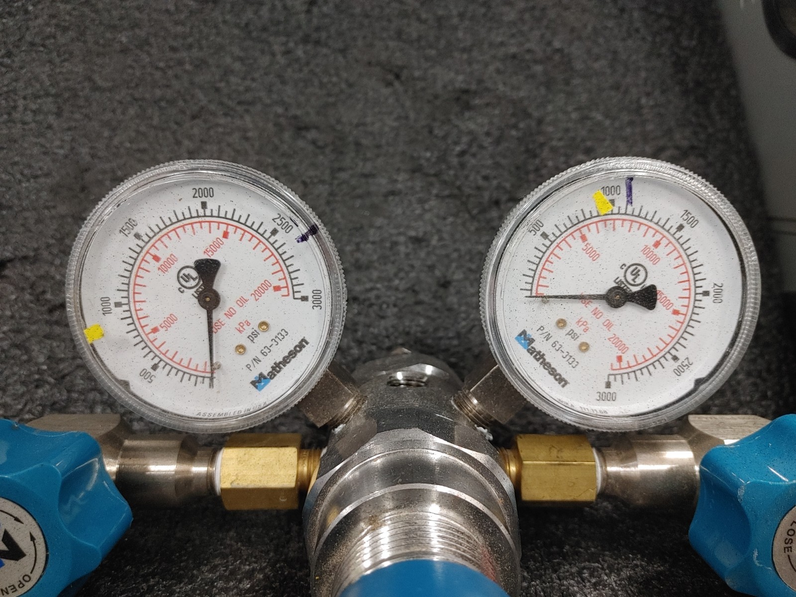 MATHESON High Purity Regulator with HARRIS Valve and Pressure Gauges