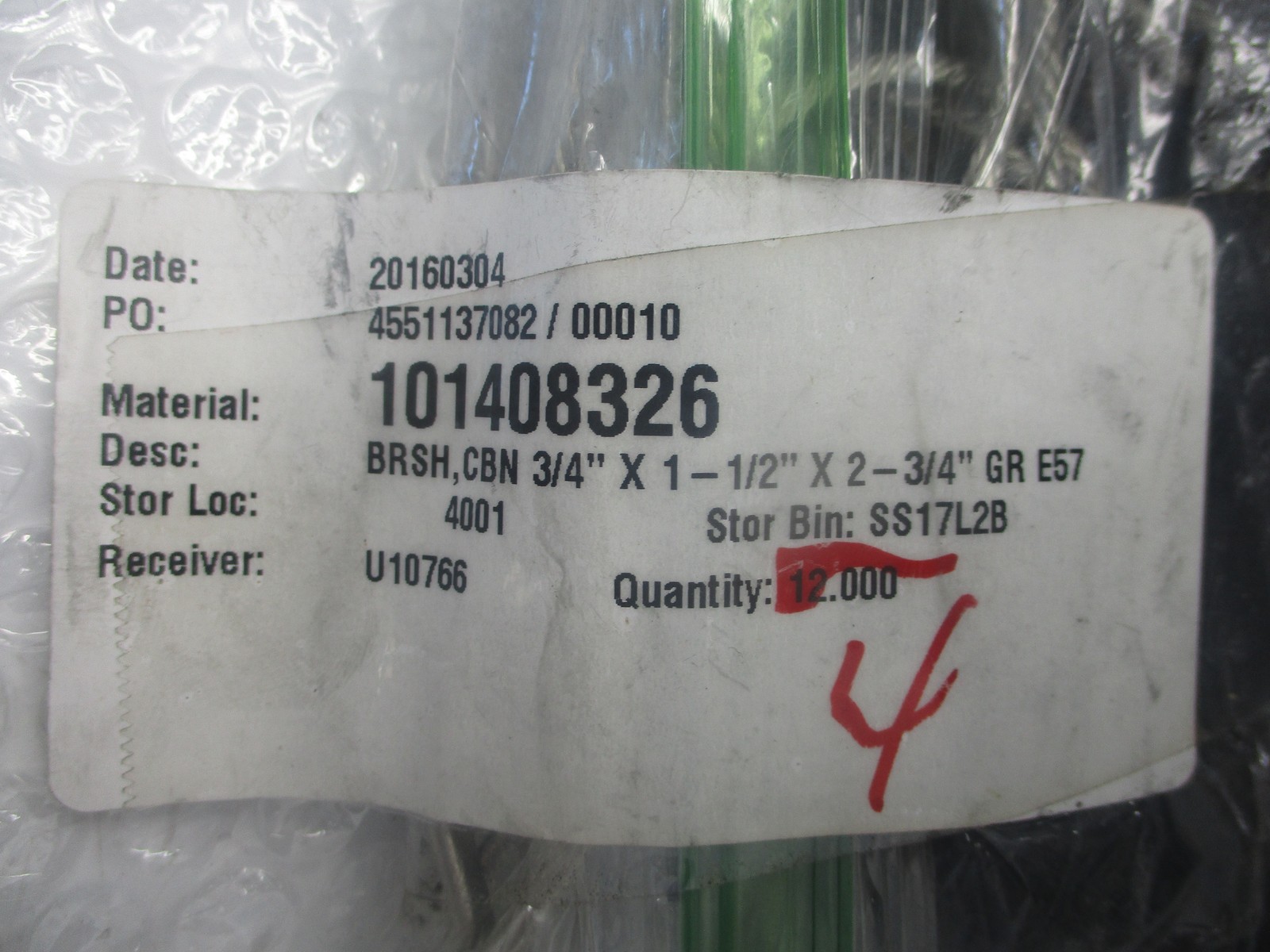 INDUSTRIAL SPARE 101408326 3/4X1-1/2X2-3/4 CARBON BRUSH LOT OF 4 NSNP