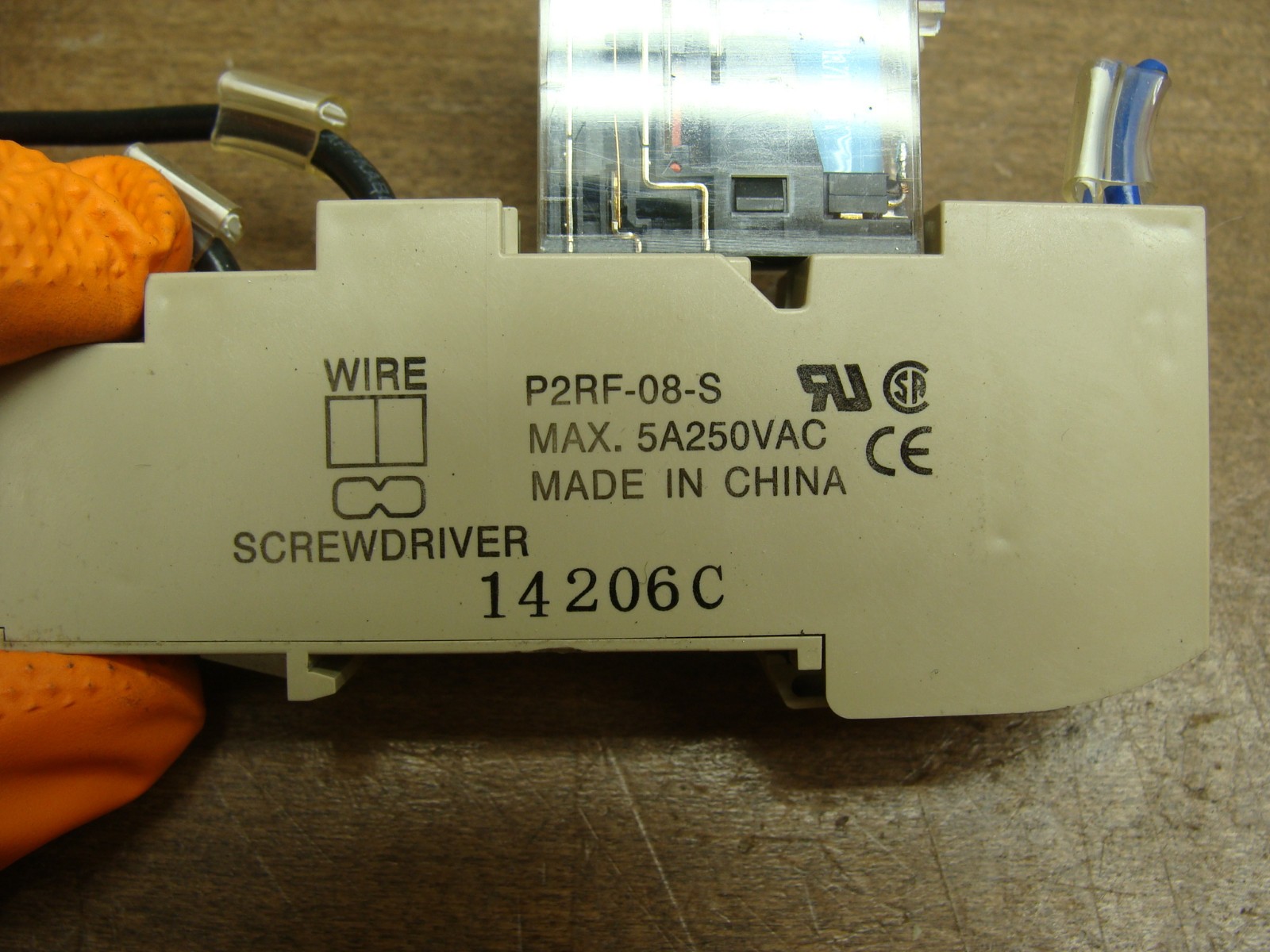 LOT OF 10 OMRON RELAYS G2R-2-S(S) 24VDC WITH SOCKET P2RF-08-S 5A 250VAC