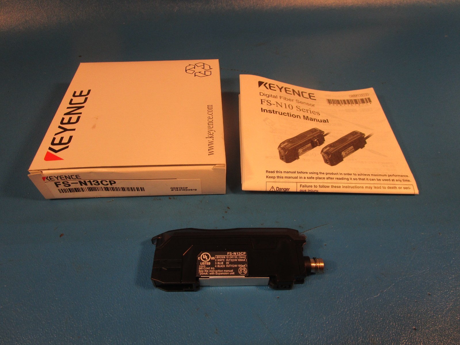 Keyence FS-N13CP, Digital Fiber Optic Sensor, Fiber Amplifier, M8, Main Unit