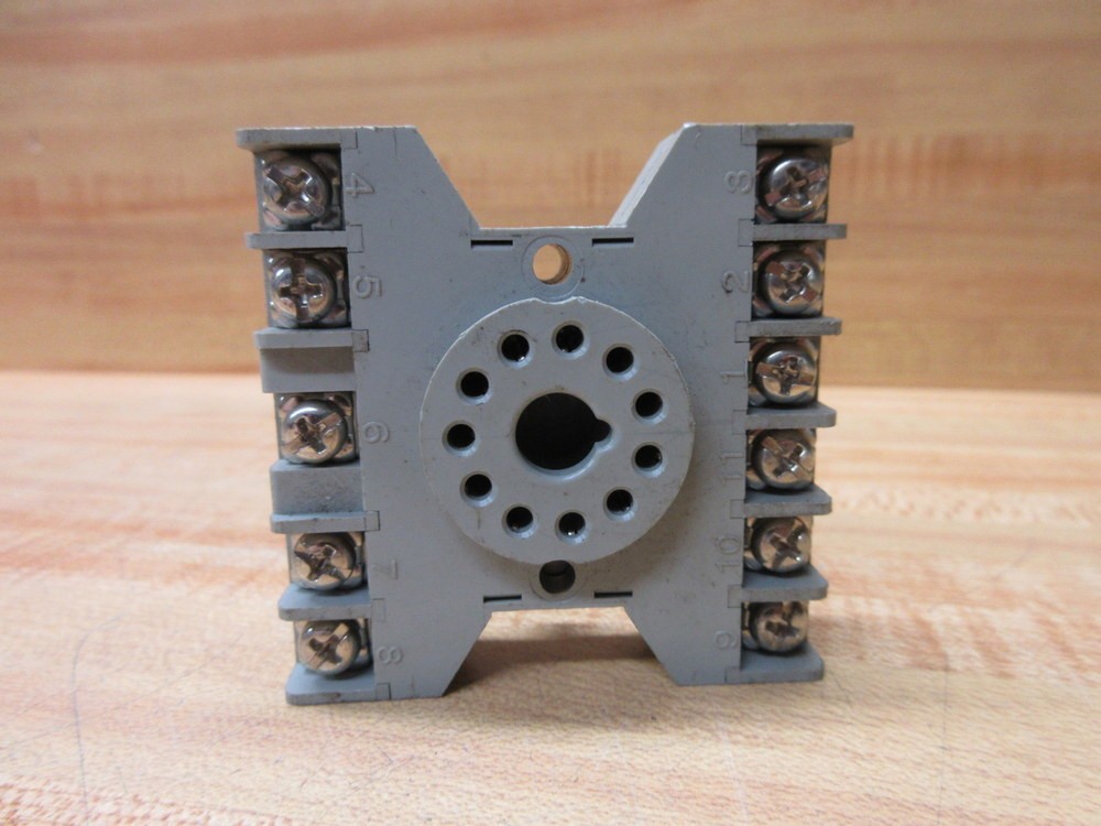 IDEC SR3P-06 Relay Socket SR3P06 (Pack of 3)