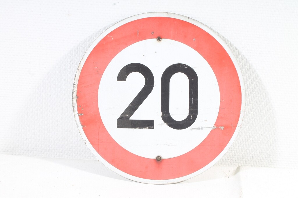 Old Traffic Sign 20 KM Metal Traffic Sign Notice Sign