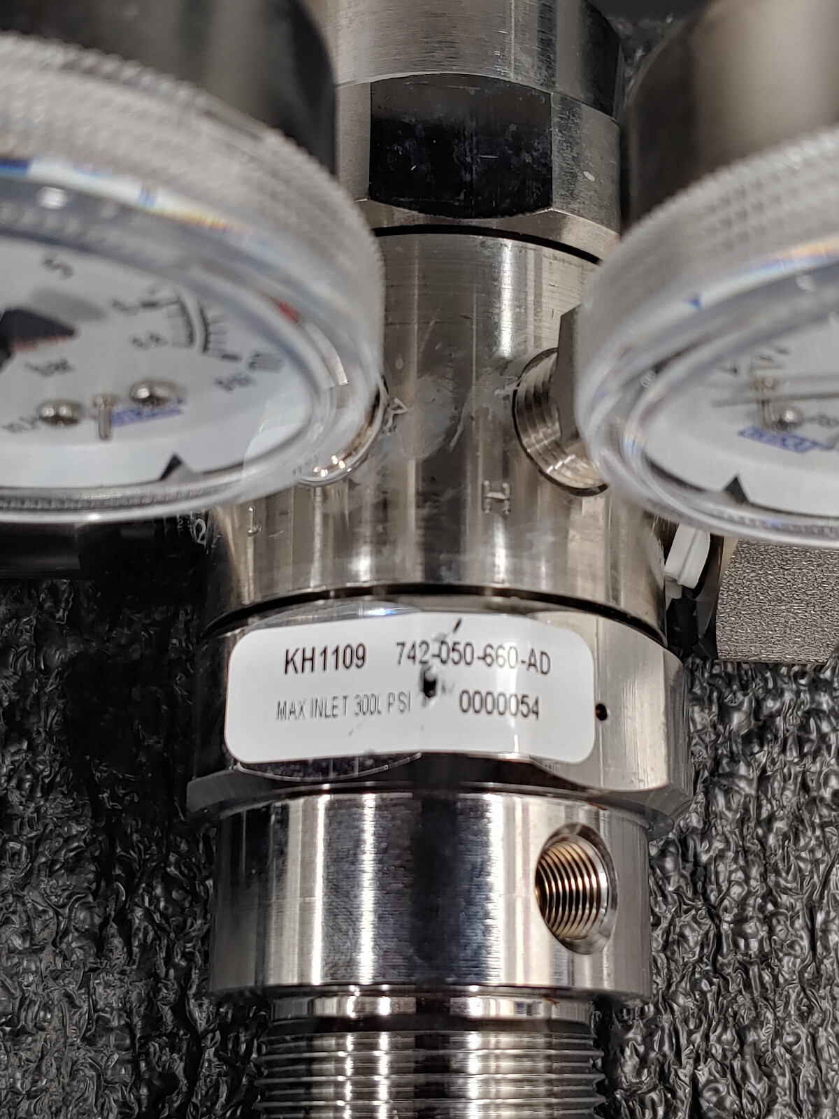 HARRIS KH1109 High Purity Two Stage Gas Regulator