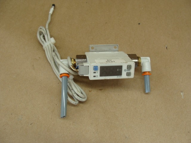 SMC DIGITAL FLOW SWITCH PFM710-N01-F-M 0.2-10 L/MIN 0.75MPa MAX 24VDC IN