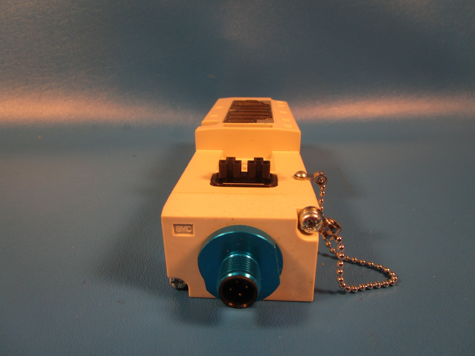 SMC ISE70-N02-L2, Two Color Digital Pressure Switch