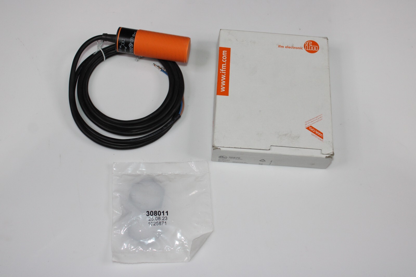 NEW IFM ELECTRONIC II0270 INDUCTIVE SENSOR II-2010-ABOA 45/65HZ 20/250VAC