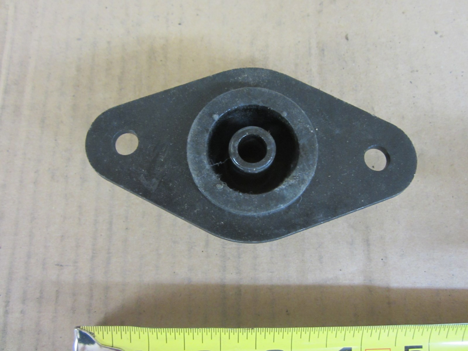 EBCO 4280 055 VIBRATION ISOLATION MOUNT LOT OF 4 4280055