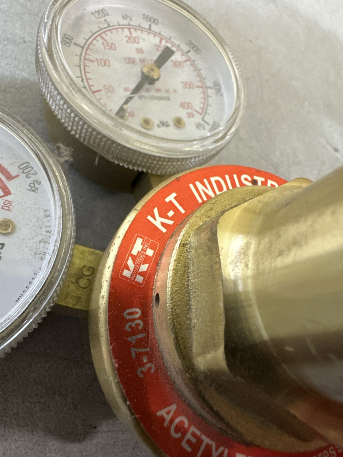NEW K-T Industries Acetylene Compressed Regulator Model: 3-7130