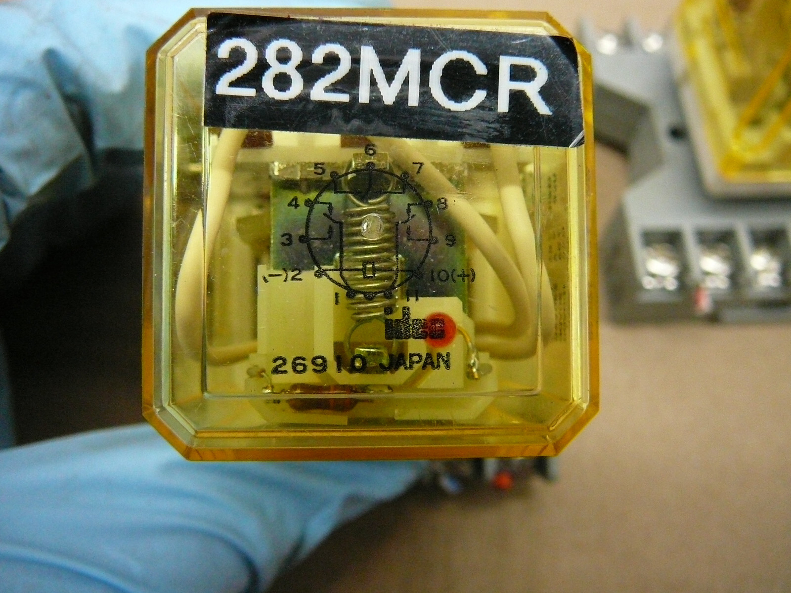 LOT OF 2 IDEC RELAYS RR3P-UL 24VDC W/IDEC SOCKET SR3P-06 300V 10A