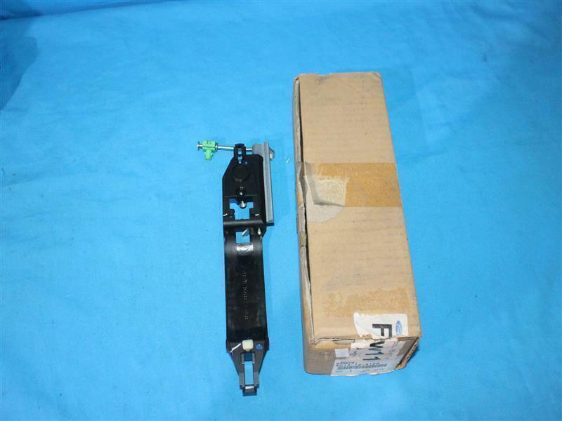 Ford EC13-72-412G 3S41-A266B22-AB EC1372412G 3S41A266B22AB Base-R NEW NOB