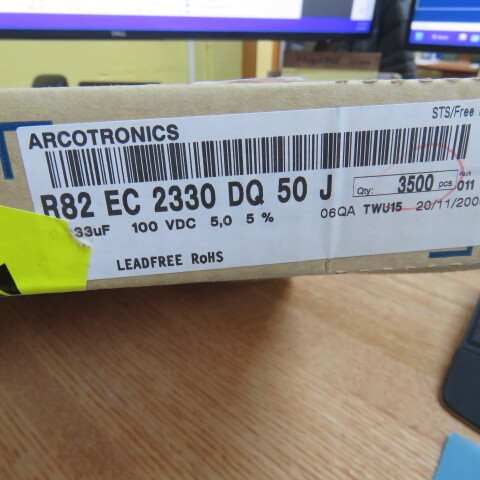 ARCOTRONICS R82EC2330DQ50J Qty of 200 per Lot FILM CAPACITORS 100VOLTS 0.033UF