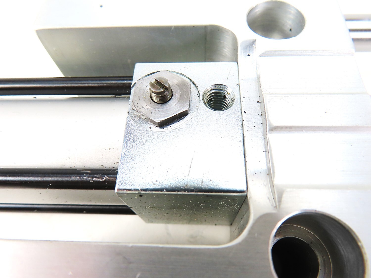 PHD SDC22 X 3-1/2-BJ-E-PB Guided Pneumatic Cylinder SDC22X31/2 BJEPB NEW NO BOX