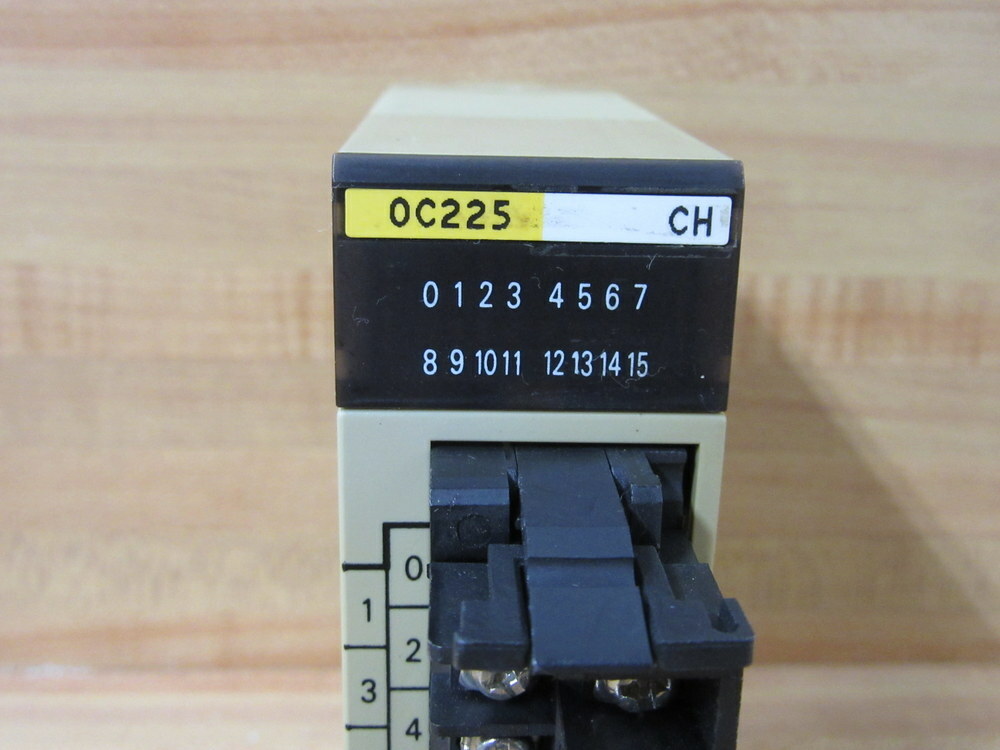 Omron C200H-0C225 Output Module C200H0C225 W/O Cover