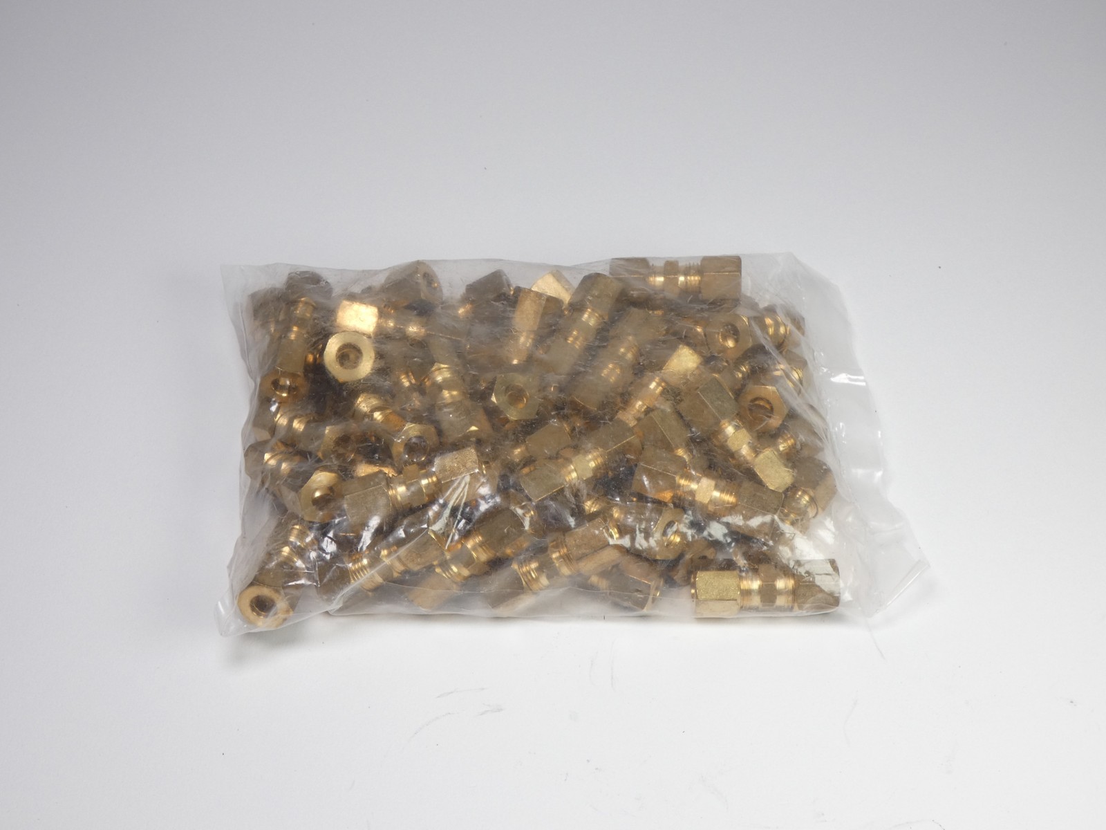 *Lot of 50* Parker 62C-4 Union Brass Compression Fitting 1/4″ Tube – NEW Surp…