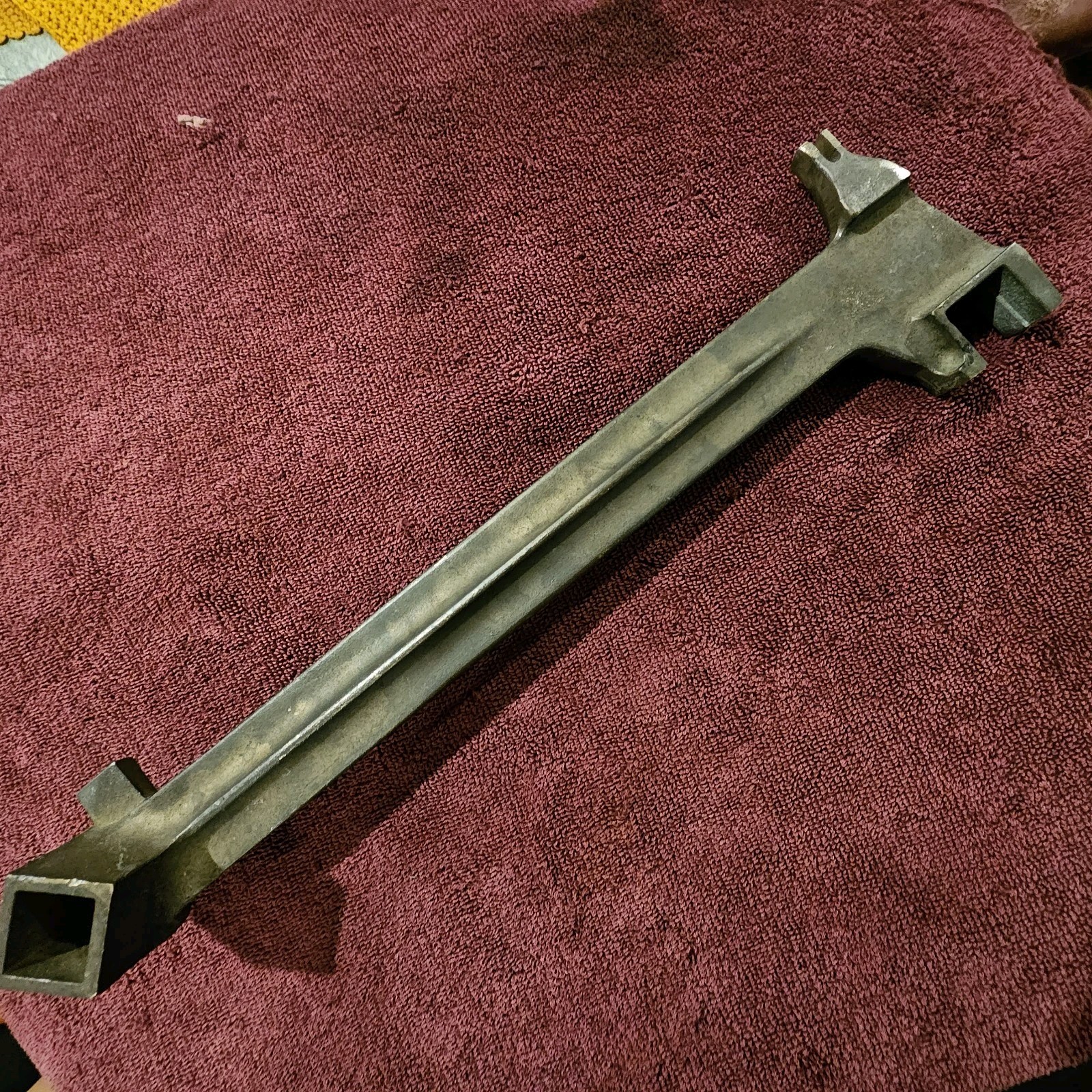 Ampco W58S Non-Sparking Drum Plug/Bung Wrench, Aluminum Bronze, 15″ Length