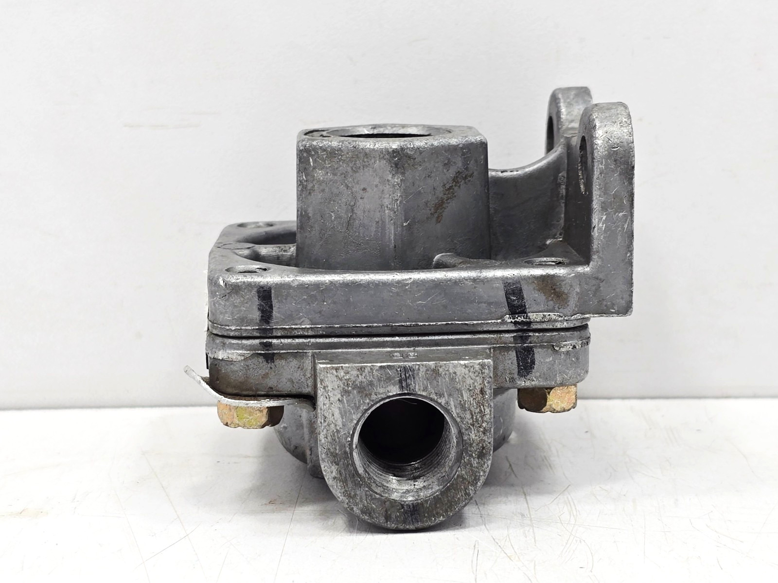 BENDIX T-240004-D QUICK RELEASE VALVE