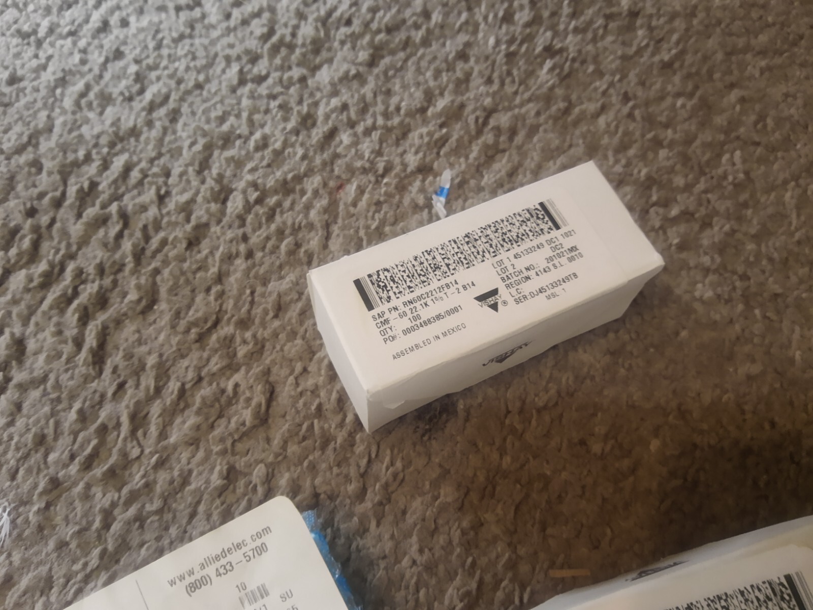NEW HUGE LOT Vishay Dale Film Resistors RN60C6981FB14 RN60C2212FB14 RN60C2211