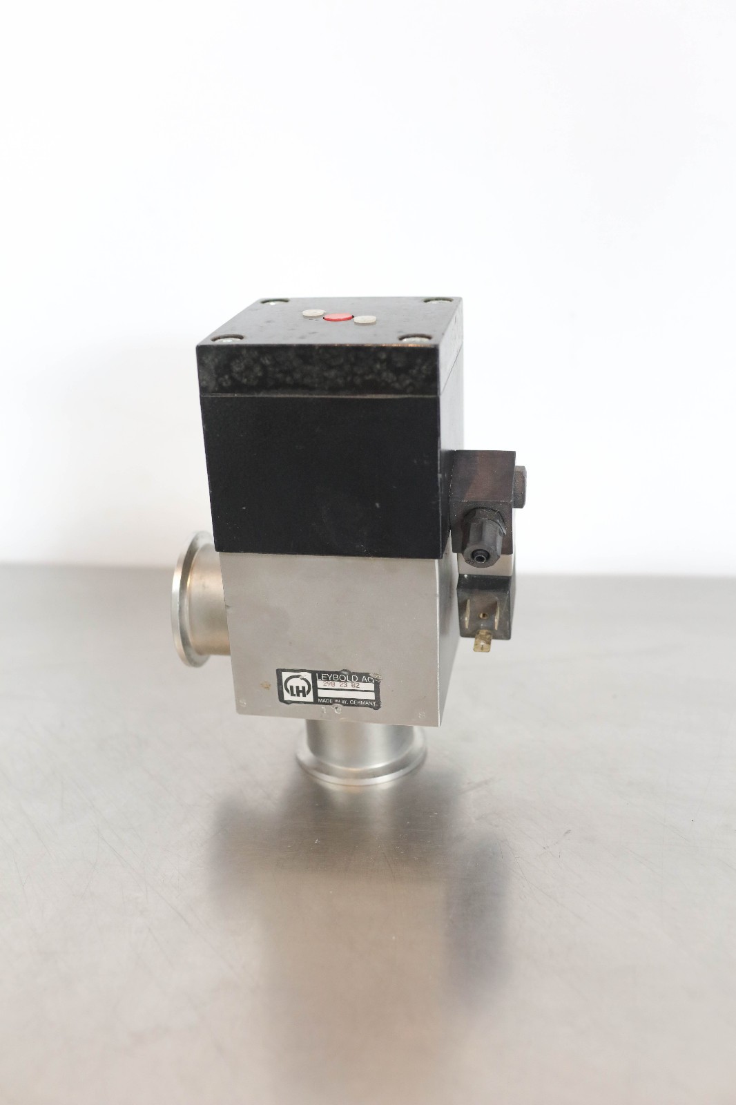 LEYBOLD 298 23 B2 VACUUM VALVE / PNEUMATIC / 29823B2 / KF40 Stainless