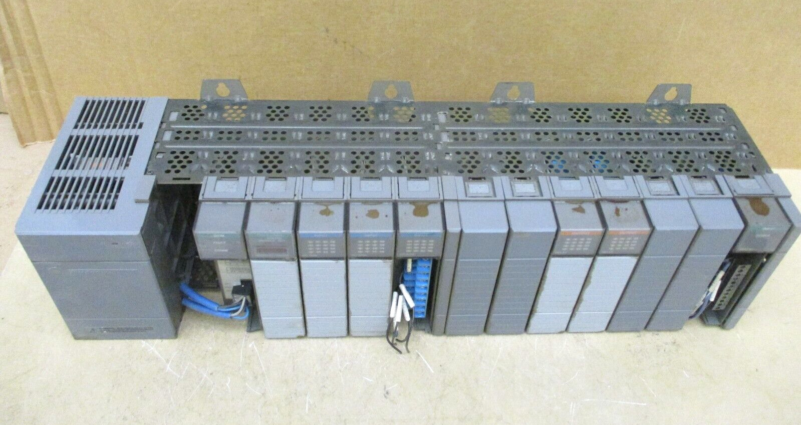 Allen-Bradley SLC 500 1746-P3 Ser A 1747-DCM Ser A 1747-SDN Ser B 48665GN