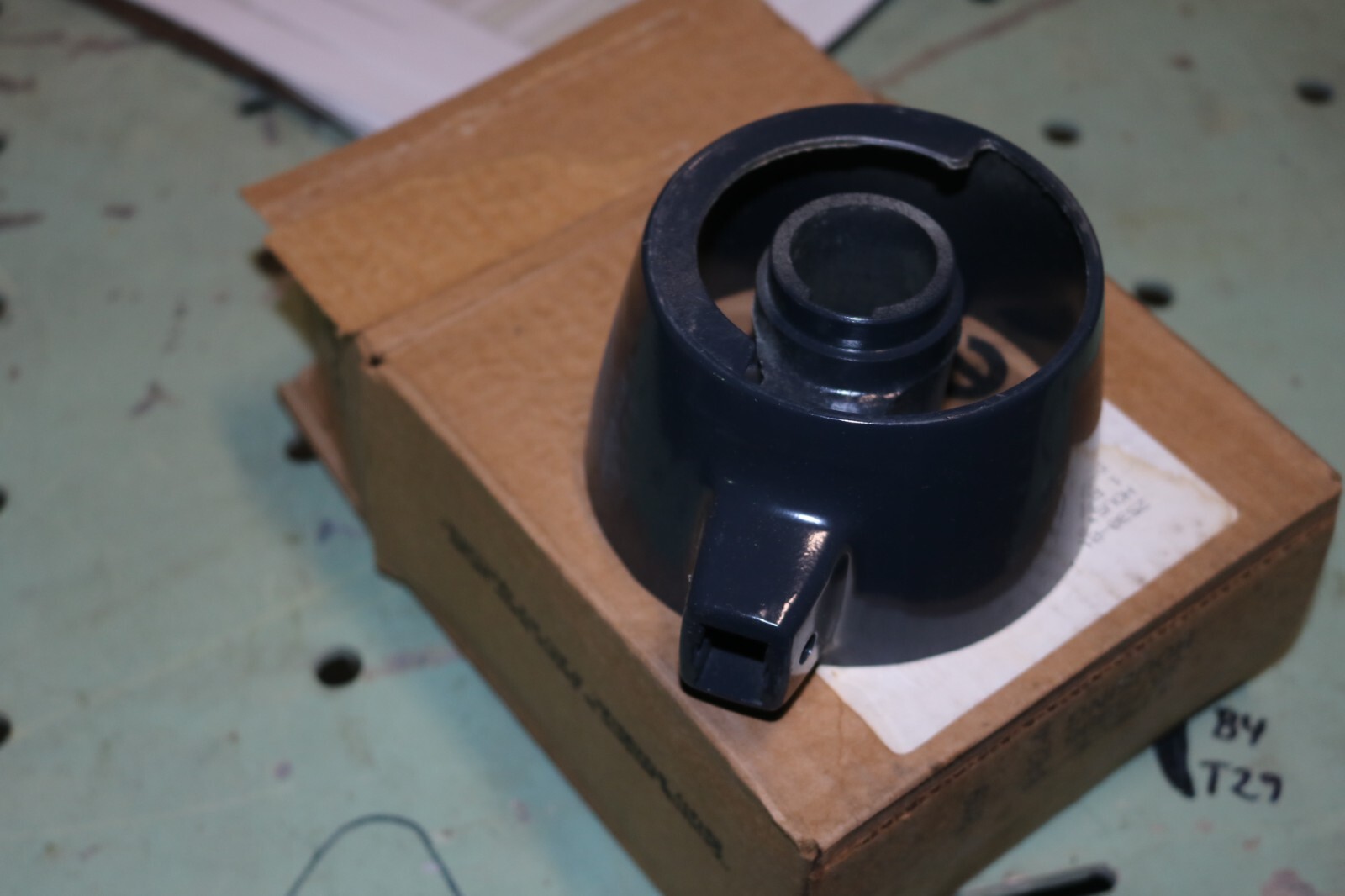 NOS Mopar P/N 3575996 auto column shift housing 1973 – 79 A B E body D / W truck