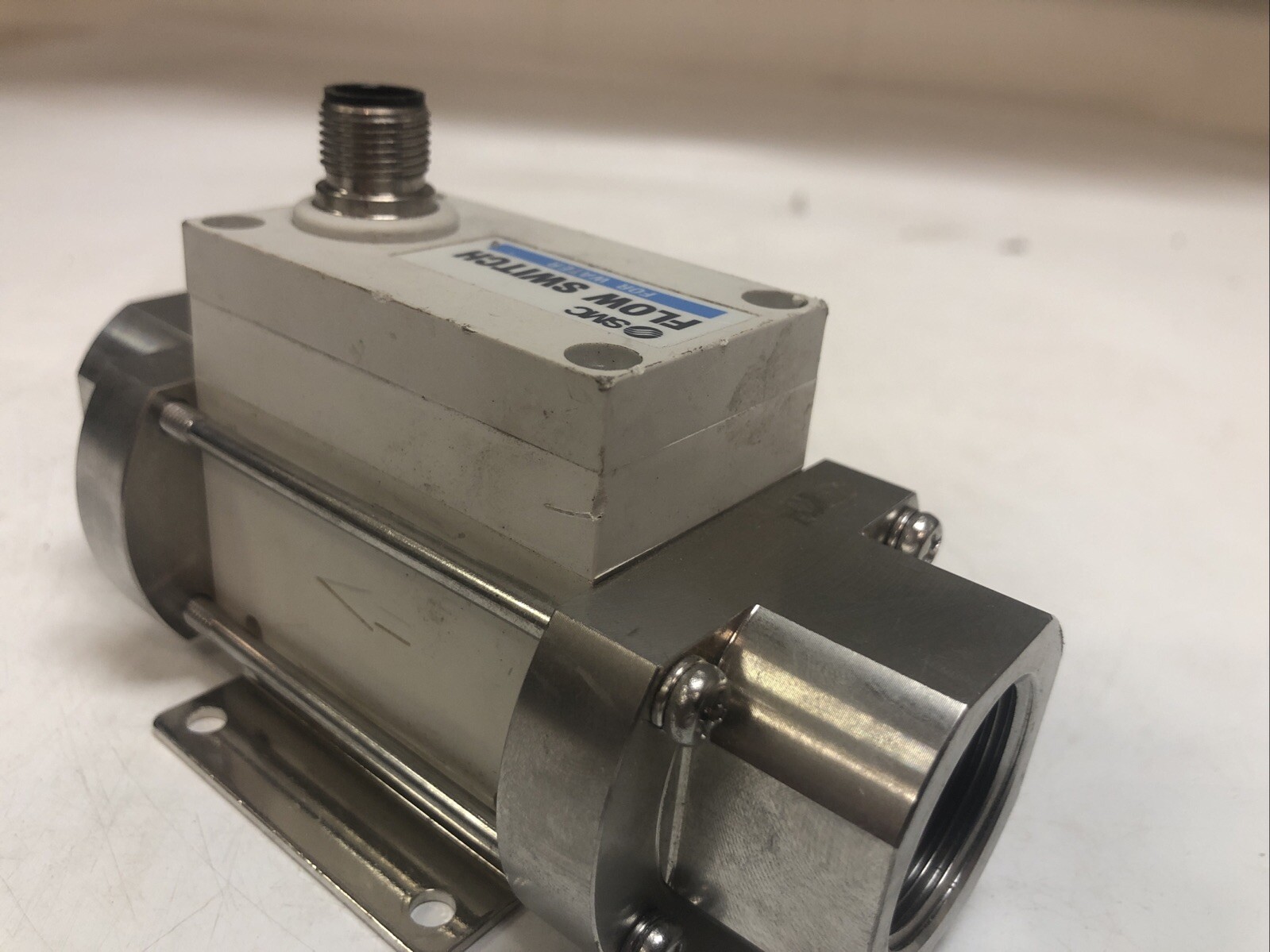 1 Used SMC PD2W540-F06-1 Flow Switch For Water, Flowrate 5-40L/min