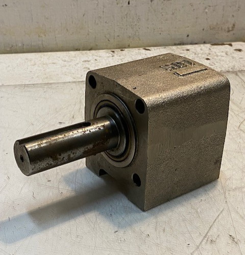 Overhung Load Adapter HD1 25mm Shaft OD 25mm Bore 10mm Holes 6″ L 3-1/16″ W