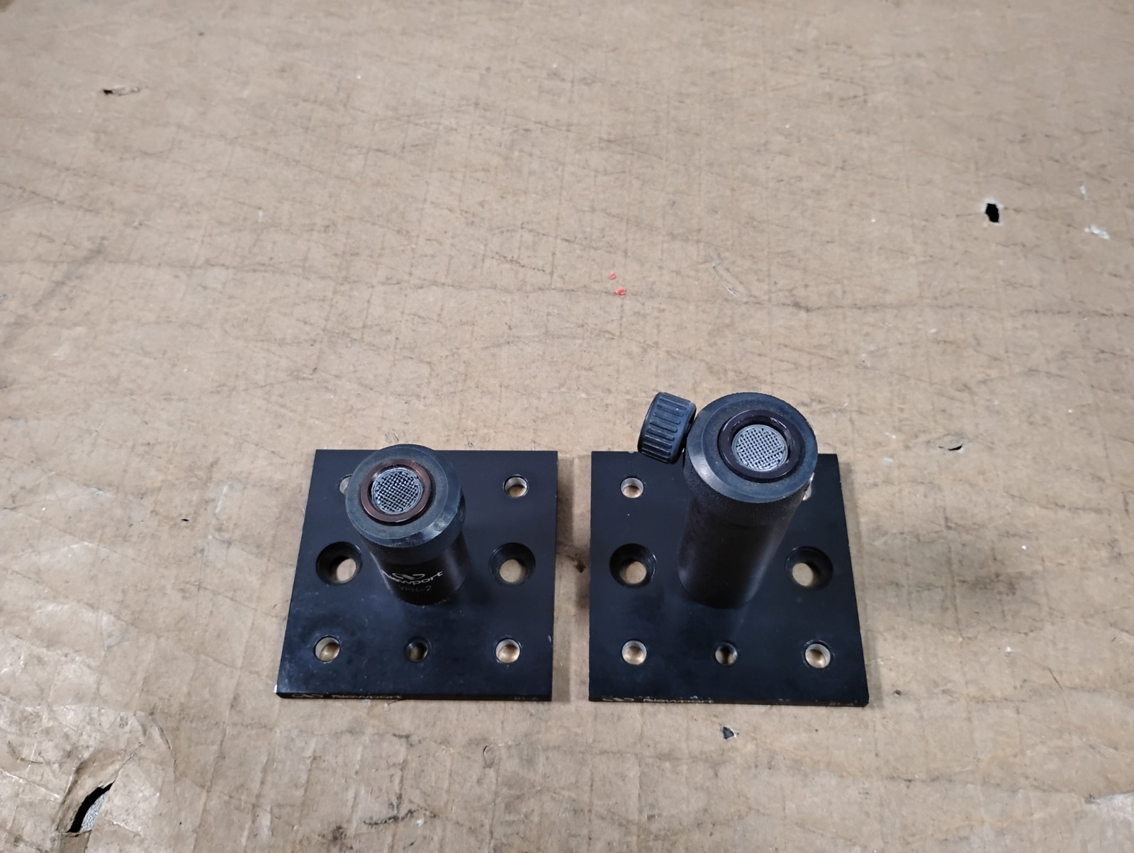 Two – Newport Optical Post Holders w/ Mounting Base VPH-2 VPH-3 B1-A