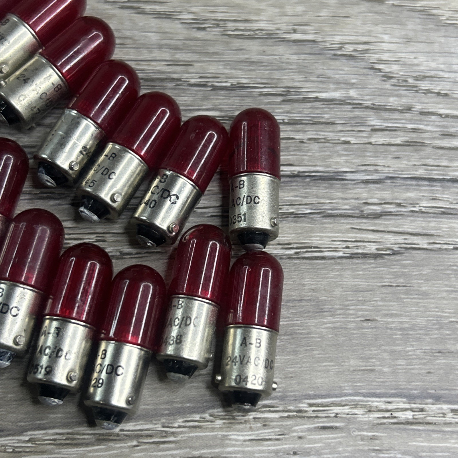 Allen Bradley Red Pilot Bulb 800T-N319R 24 VAC/DC Oem Genuine Lot Of 20