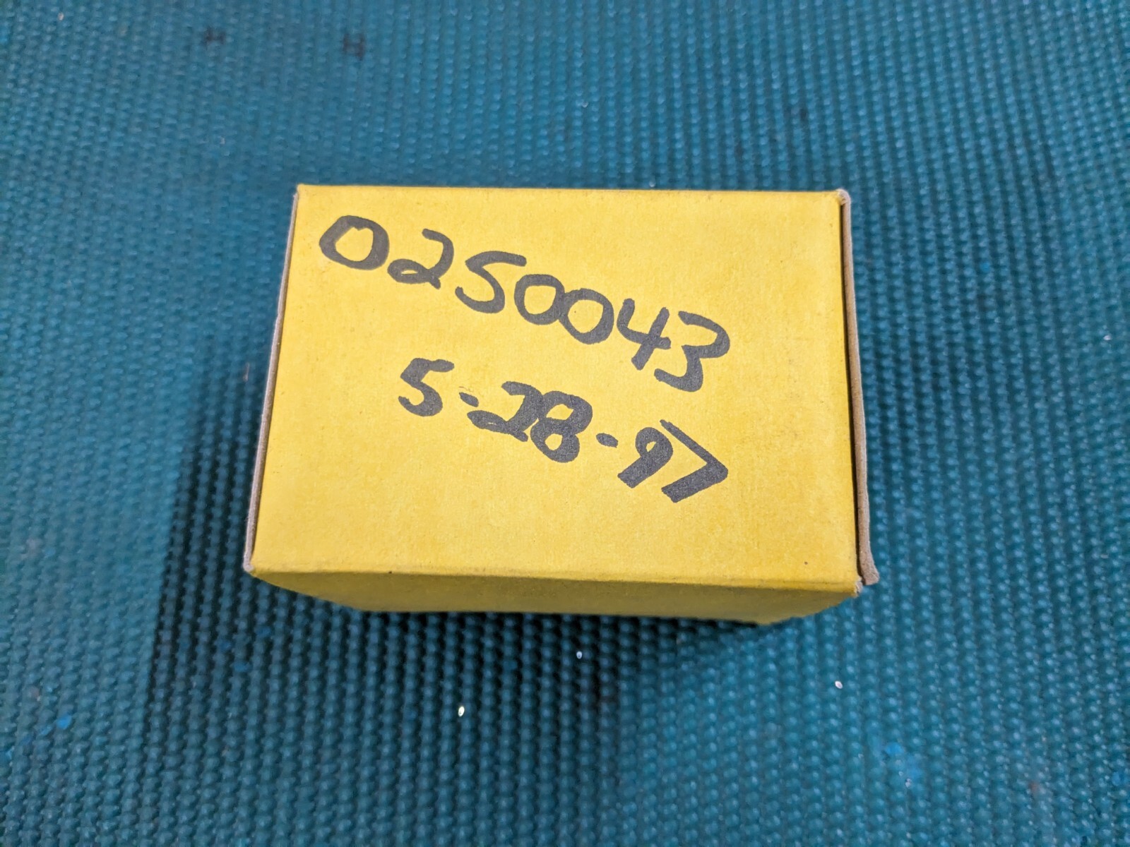 HUBBELL 2835 Flanged Inlet Nylon Twist-Lock 4 Pole 5 Wire 30A 3 Phase Y 347/600V