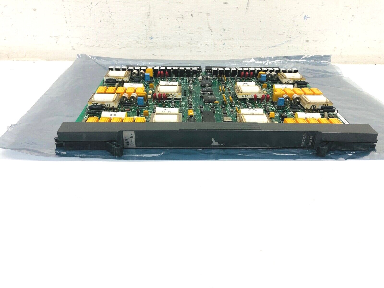 Nortel NT8D15AF RLSE 01 E&M DICT TRUNK CARD *REFURBISHED*