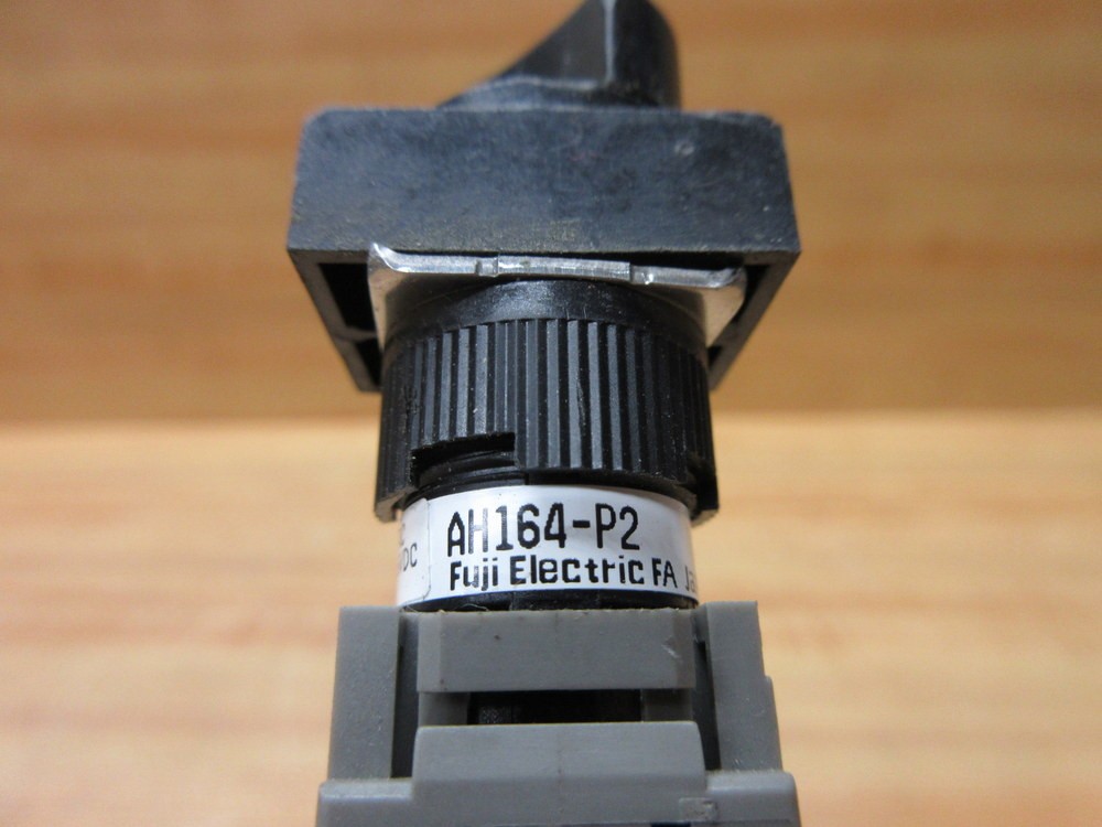 Fuji Electric AH164-P2 Selector Switch AH164P2