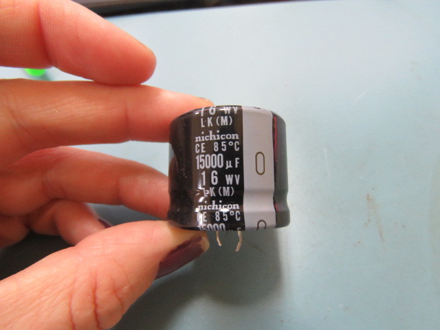 NICHICON LLK1C153MHSB Qty of 25 per Lot SNAP IN CAPACITOR 15000UF; 16 WV; 85*C