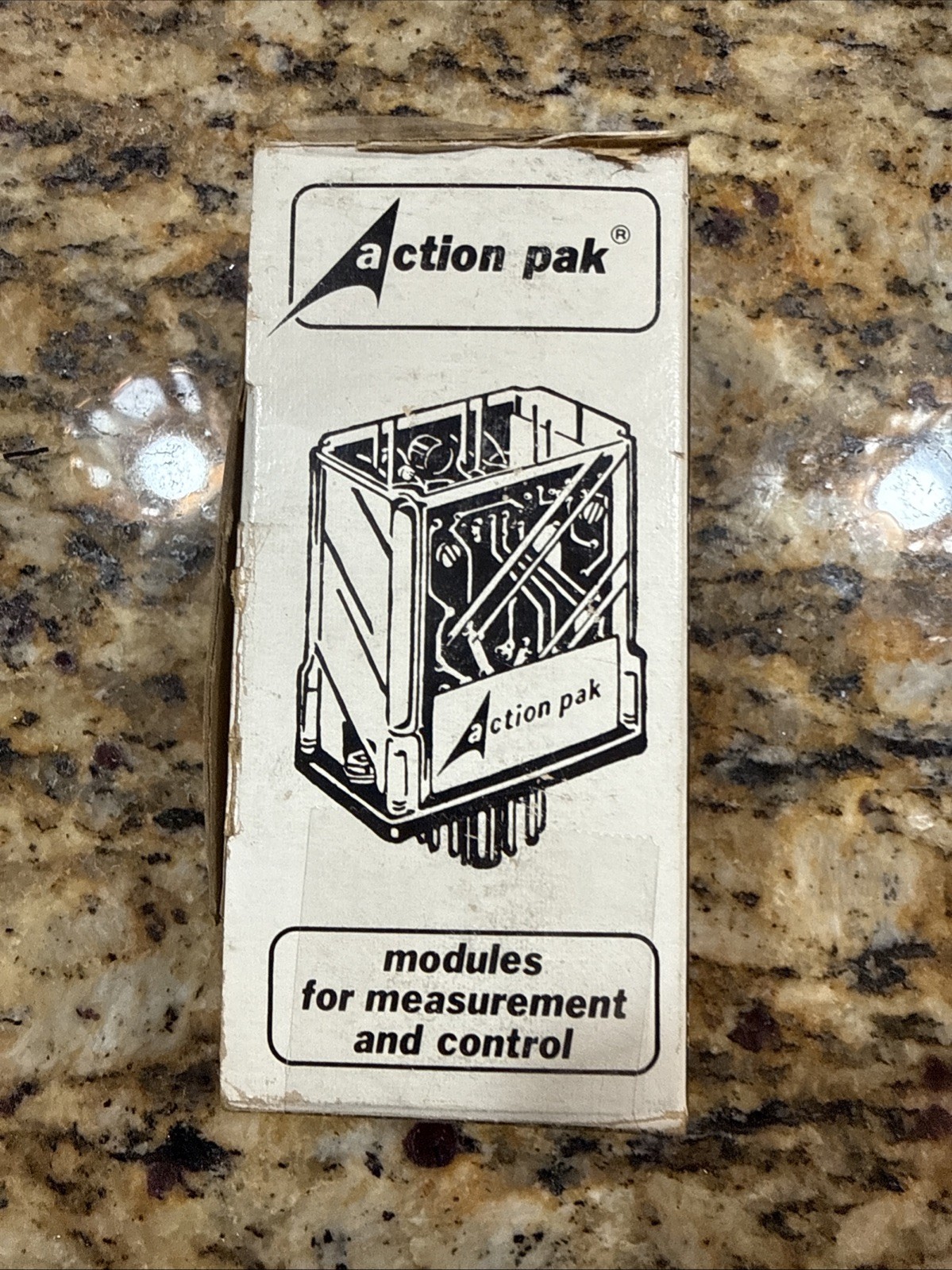 NEW ACTION PAK 3240-118S INPUT 4-20MA DC OUTPUT 0-50MA DC 120 VAC PWR