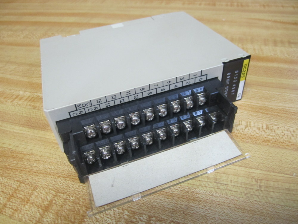 Omron C200H-0C225 Output Module C200H0C225
