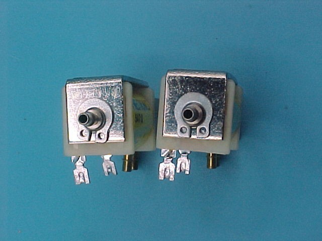 lot of 2 PNEUTRONICS PNEUMATIC SOLENOID 24VDC 25PSI 547 990-000260-006 MA