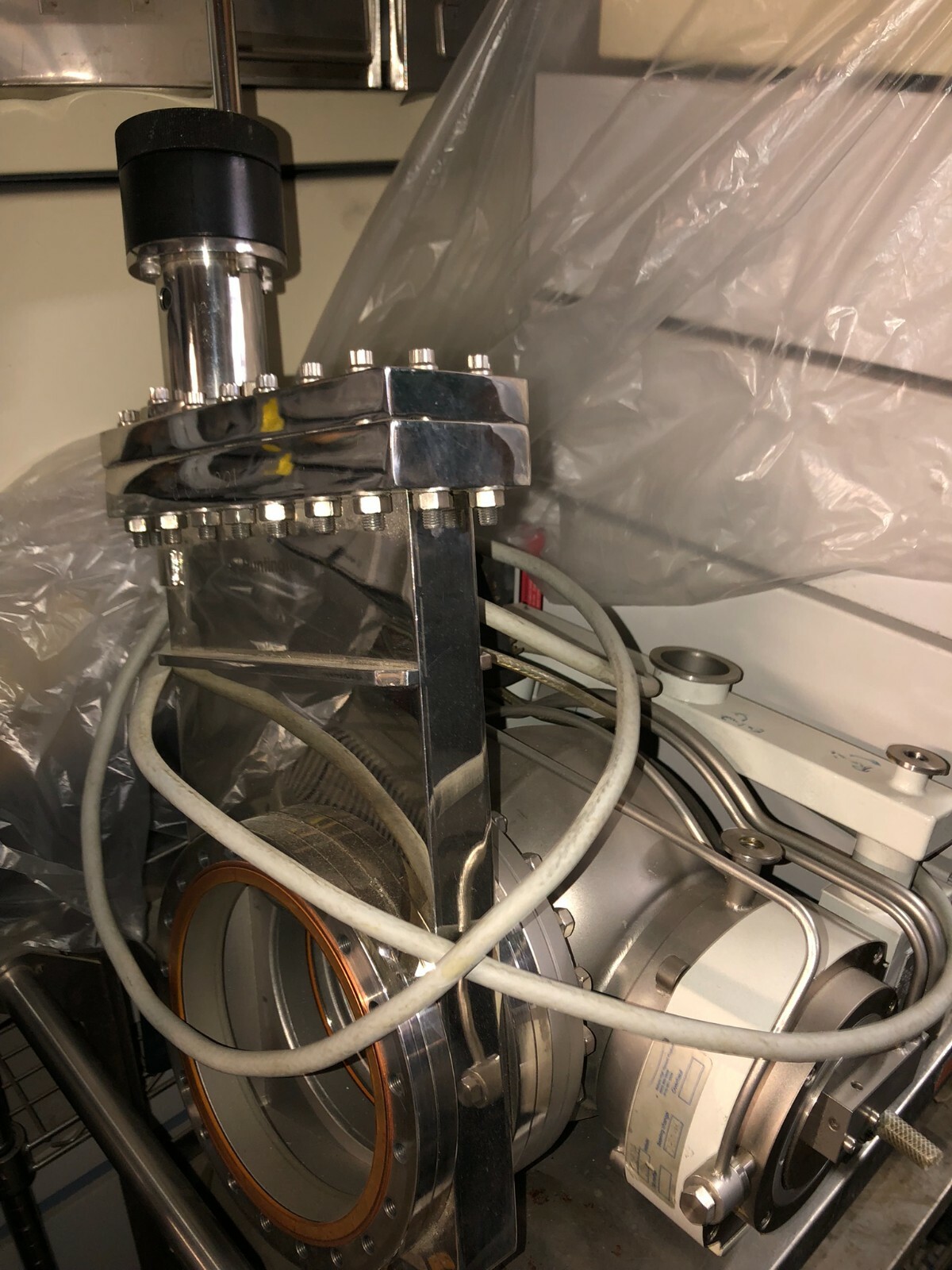 Pfeiffer TPU 510 Turbo Pump + Huntington GVA 600 C Vacuum Gate Valve w/30Day WTY