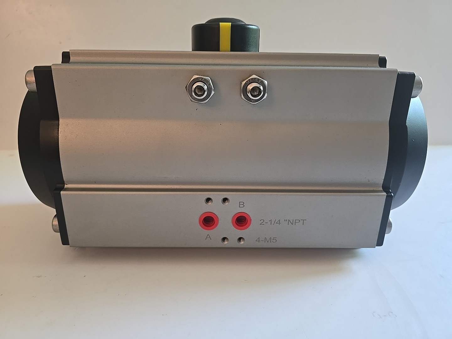 AVCO CSR105V-12 35-150 PSIg Operating Temp -5°c To 190°F. Standard Stroke 90°