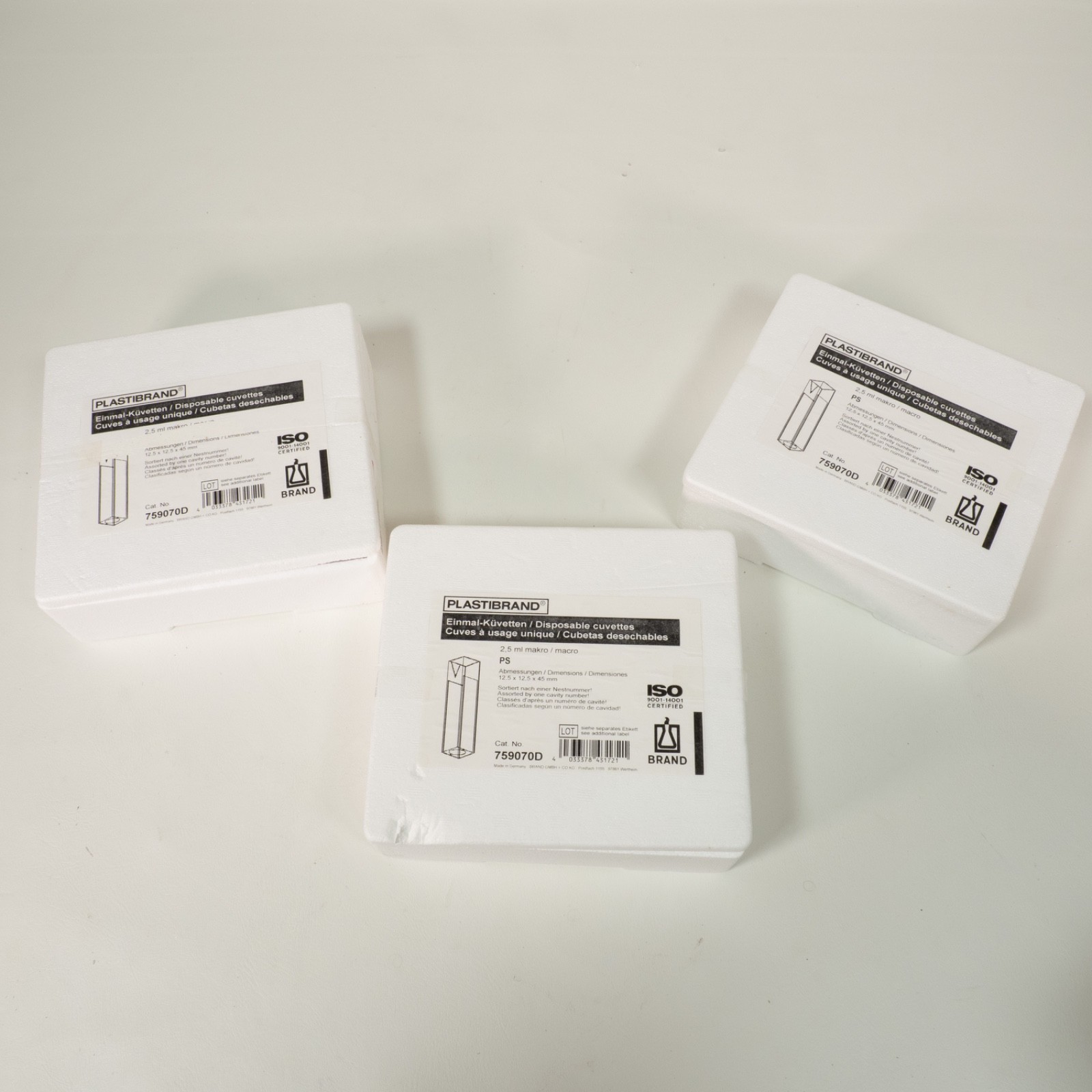 Brand 759075D / Sigma Aldrich C5677-100EA Spectrophotometer Cuvettes
