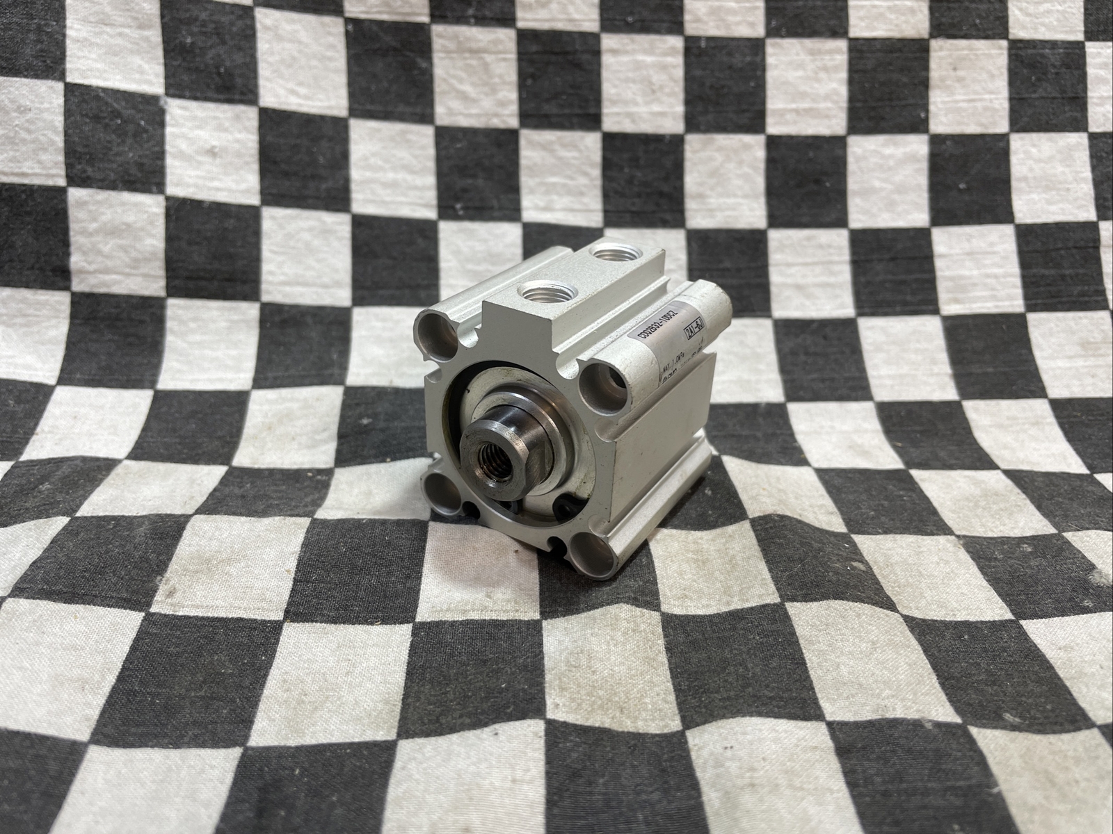 SMC CDQ2B32-10DCZ, CDQ2B3210DCZ, CQ2-Z COMPACT CYLINDER, SHIPSAMEDAY#124E3